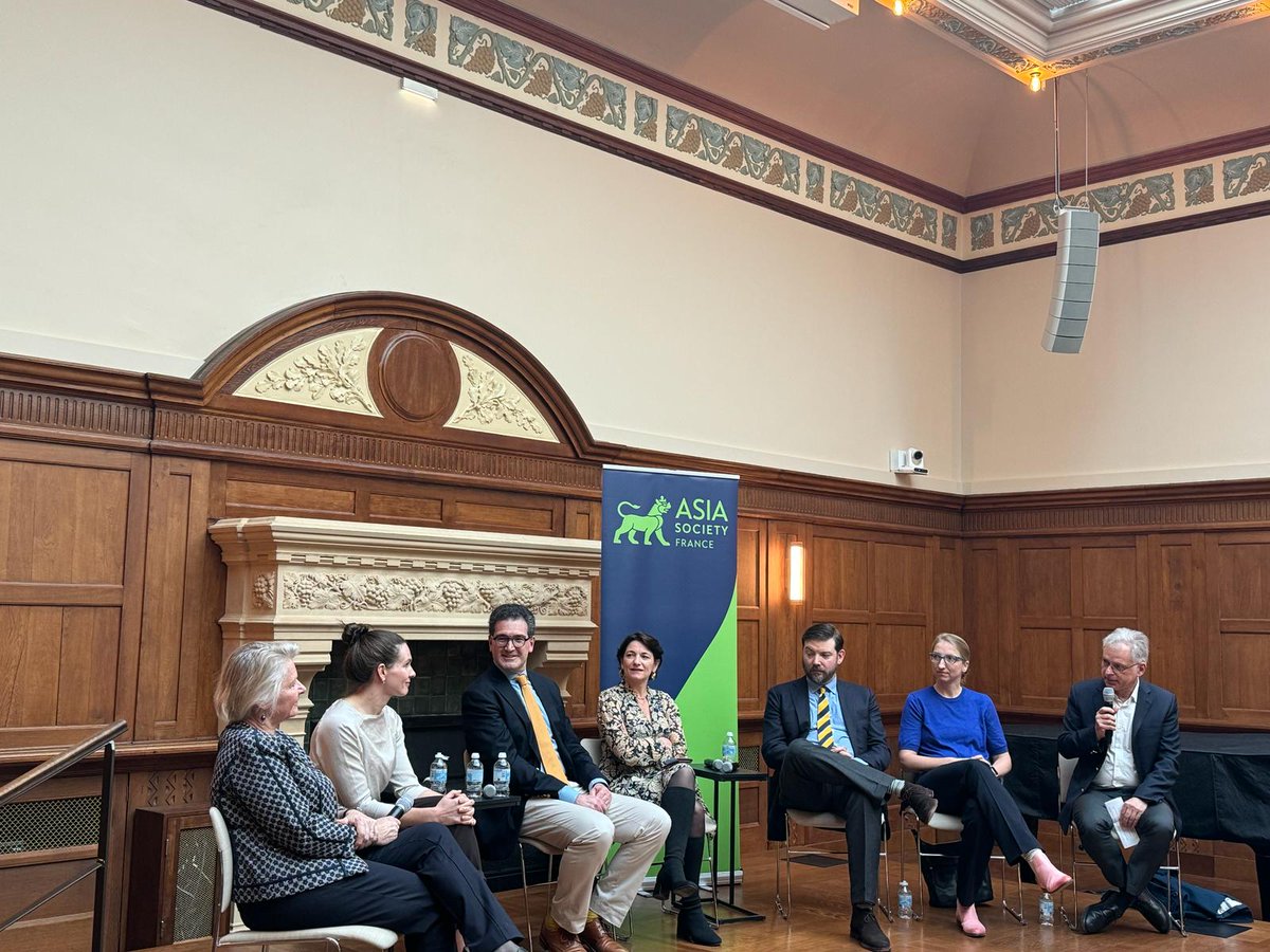 AsiaSocietyFR's tweet photo. A packed house at @Columbia Global Paris to discuss #China, ahead of President #Xi Jinping's visit to France in May. We hosted an exceptional panel for the occasion- to align with our mission to better understand the dynamics in Asia and their impact on France,Europe, &amp; the world https://t.co/cLOQg67guS