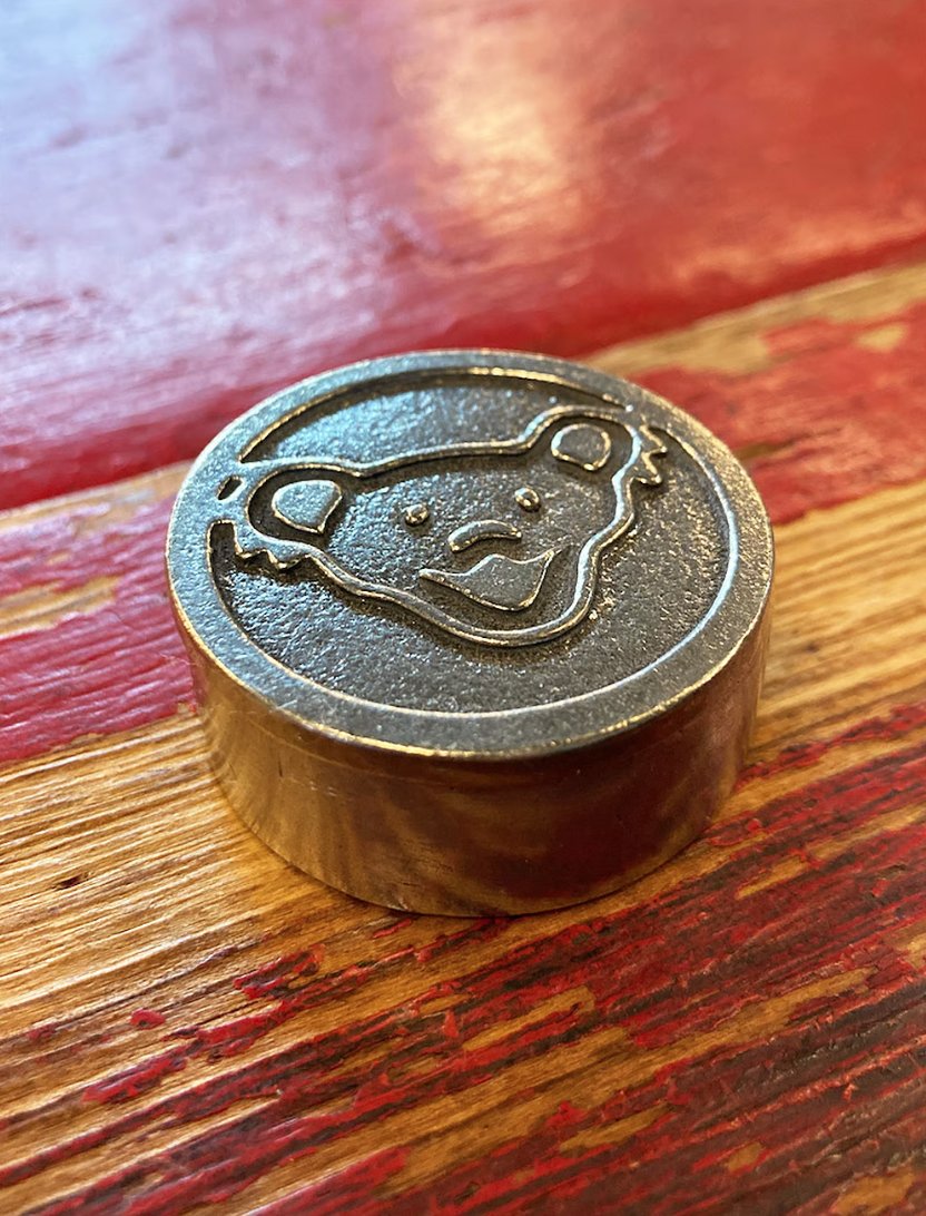 Grateful Dead - 'Dancing Bear' Vintage Pill Case (Pewter) (New Old Stock)
< グレイトフル デッド・ダンシング ベアー ヴィンテージ ピル ケース (金属製) >
bearschoice.jp/?pid=99476257

#GratefulDead
#DancingBear
#PillCase