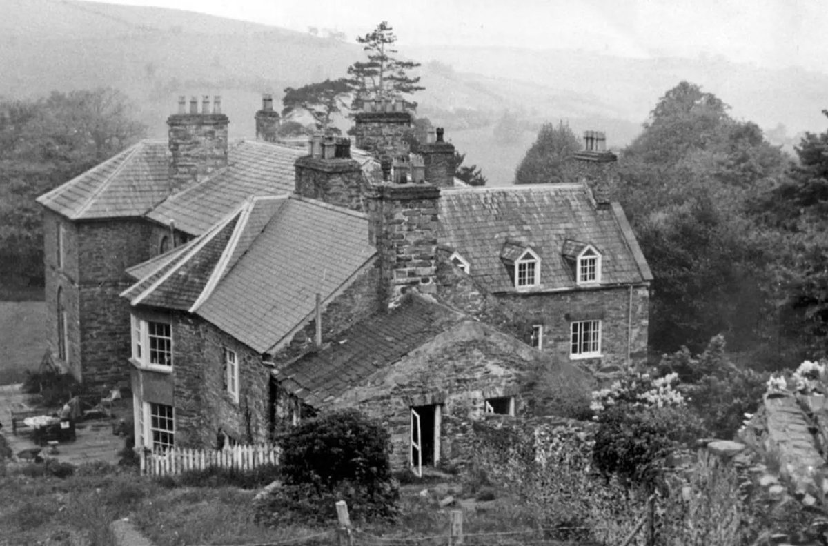 #otd On this day in 1930 the first youth hostel in the countries of Britain was opened, at Pennant Hall, on the Afon Conwy river, #Wales.

There's no article in any language on this important event or building. 

📷 YHA livemore.yha.org.uk/the-history-of…