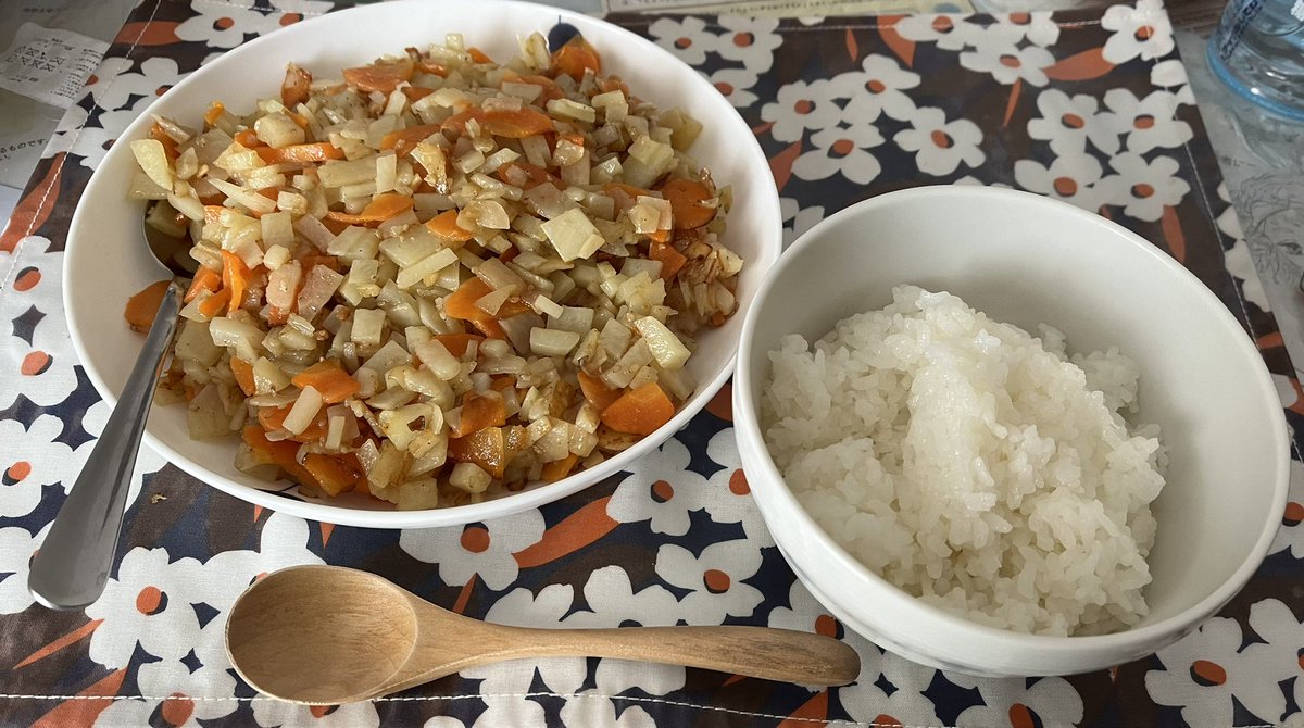 自分で作ったご飯！
これから食べるの楽しみ〜！
これからどんどん料理上手になりたいな♪