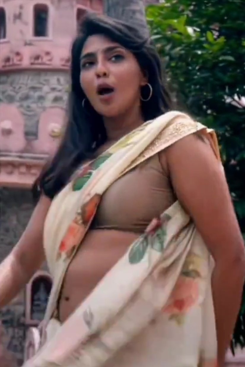 GKyQXtebIAAE_5s?format=jpg&name=large