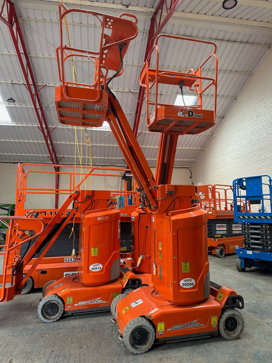 Our compact chassis #Dingli #MastLifts are great at getting into those tight spots when you need to work at height in confined areas such as aisles & between high bay racking where bigger wider machines cannot fit. 🌐 buff.ly/2rj23D5 ☎️ 02476 47 48 49 #MEWP #mewphire