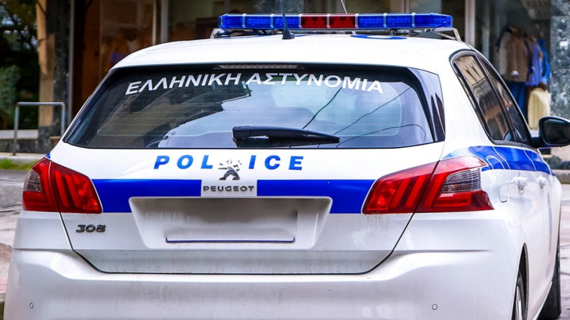 Νεαρός Αλβανός αποπειράθηκε να βι ά σει 32χρονη μέσα σε καφετέρια Ο 30χρονος μόλις είδε τους αστυνομικούς τους επιτέθηκε ......police-voice.com/2024/04/32-30.…