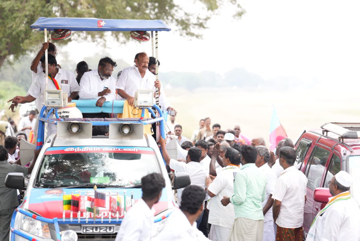 thirumaofficial's tweet photo. சிதம்பரம் நாடாளுமன்றத் தொகுதியில் திருச்சனபுரம், நந்தமலை, மானிம் அடூர், கொள்ளுமேடு ஆகிய பகுதிகளில் இன்று பானை சின்னத்திற்கு வாக்கு சேகரித்தோம். அண்ணன் மாண்புமிகு அமைச்சர் @MRKPanneer அவர்கள் உடனிருந்தார்.

#Vote4INDIA https://t.co/B1hhhN0UAe