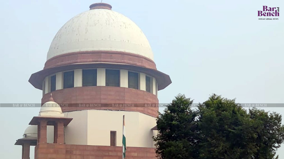 Supreme Court stays PMLA trial against lottery tycoon Santiago Martin in money-laundering case, and seeks response of ED in matter. #SupremeCourt #SupremeCourtOfIndia @dir_ed