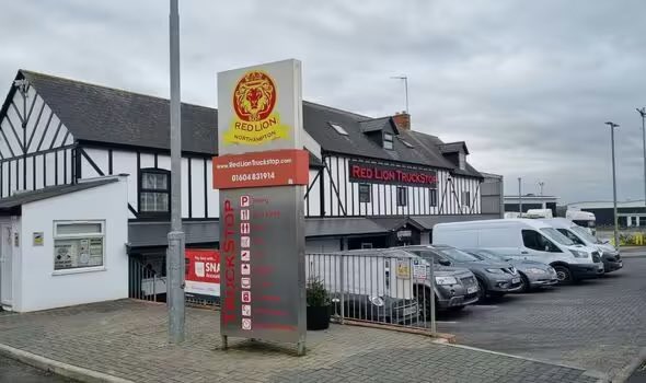 Never thought I’d be craving a truck stop visit…👇👇 The UK motorway truck stop named 'best in Europe' thanks to two ordinary menu items express.co.uk/news/uk/188670… @RedLionJ16