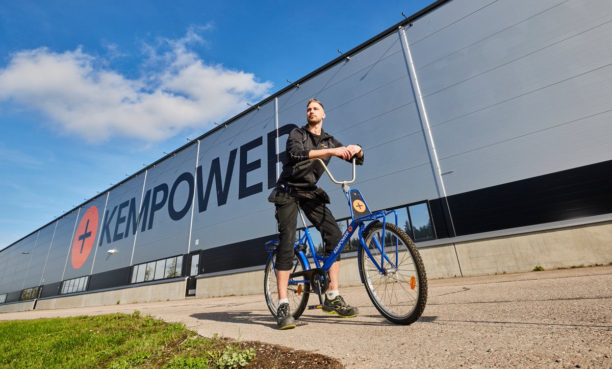 We are passionate about providing our Kempowerians with sustainable commuting alternatives, recognizing that every small effort helps in #PoweringPlanetCool: 🚌 Public transportation 🚴 Company bike benefit 🚗 Carpooling 🔋 EV charging stations