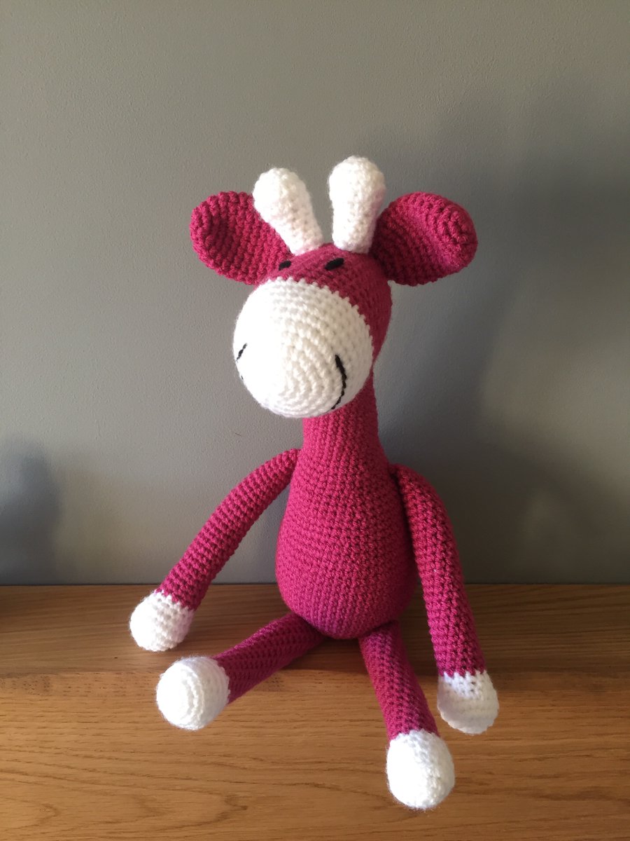 Are you looking for a gift for a new arrival? This giraffe is looking for a loving home 🥰 bitzas.etsy.com/listing/513079… #firsttmaster #UKMakers #MHHSBD