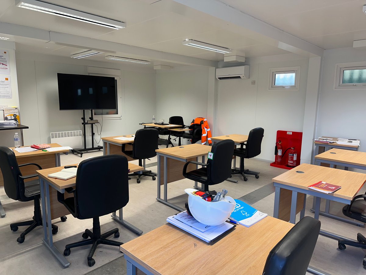 ConceptCabins's tweet photo. Our customer has settled in nicely in their 3 on 3 Modular Building in Gatwick! This unit has been used as a training facility for the last few months &amp; they're already looking to expand!🏠 https://t.co/ZhgxjyTb2J