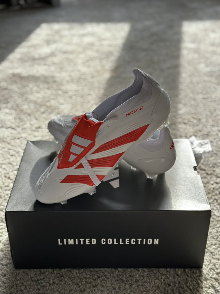 DavidMeyler's tweet photo. Thank you @adidasUK 😎 https://t.co/c57BW8kO4C