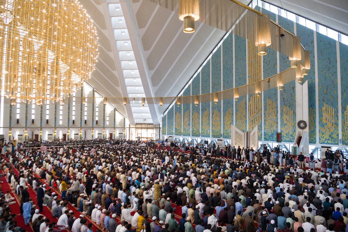 Happening now, upon the invitation of the Prime Minister of Pakistan, His Excellency Sheikh Dr. #MohammedAlissa, Secretary-General of the Muslim World League (MWL) and Chairman of the Organization of Muslim Scholars, delivers the official Eid Al-Fitr sermon of the Islamic…