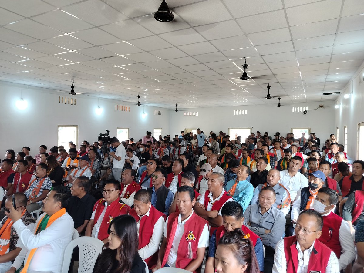 Addressed a Town Hall meeting in support of PDA consensus candidate for the 18th Lok Sabha elections, Dr. Chumben Murry, at Niuland today along with Hon'ble MLA &amp; Advisor, Govt. of Nagaland, Shri <a href="/ZhaleoR/">Zhaleo Rio</a>. Along with the rest of the state, Niuland in particular and <a href="/ghaspani1/">BJP4Ghaspani1</a> in