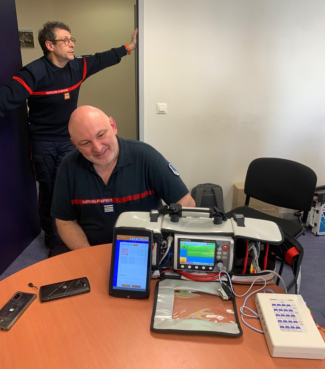 syopelife's tweet photo. 🔵▶️Synchronisation entre l’outil multiparamétrique #WEINMANN et la tablette @syopelife avec le @Sdis02 ⛑️
Nous accompagnons chaque jour nos clients dans leur évolution vers le numérique.
Merci aux #sapeurspompiers de l’Aisne pour leur accueil & leur bonne humeur 🙌
#TILDEV https://t.co/cwLrCLYGyg