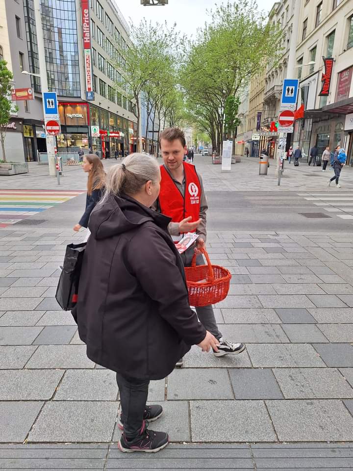 Früh aufstehen für eine starke @Arbeiterkammer mit einer starken #FSG @wienfsg und @renate_anderl an der Spitze. 
Die #AKWahl in #Wien beginnt heute. #DeineStimme zählt!