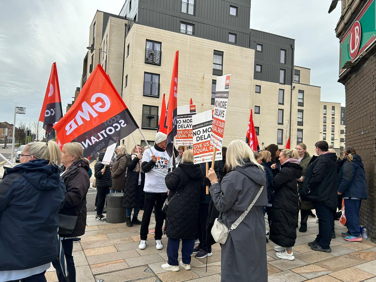 🎶 equal pay or we walk away 🎶 Homecarers in West Dunbartonshire Council kicking of their strike action today in Dunbarton and Clydebank