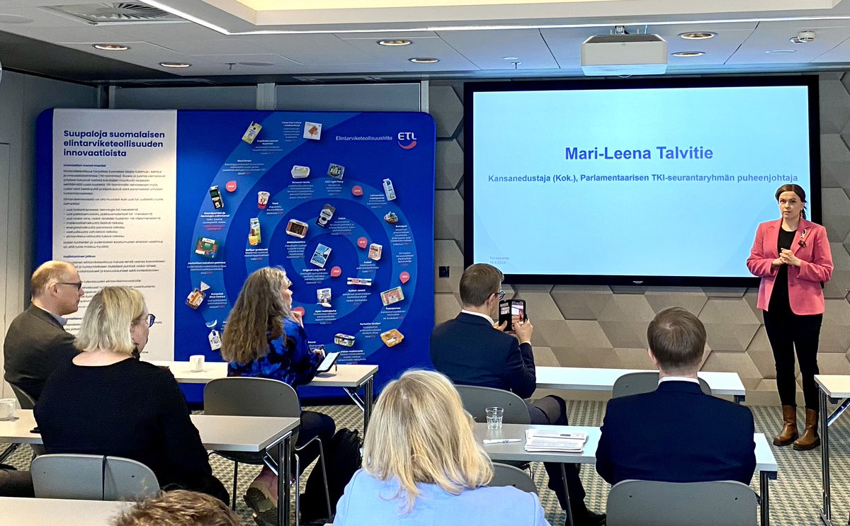 Mari-Leena Talvitie korostaa ETL:n TKI-tiekartan julkistamistilaisuudessa innovaatio-osaajien saatavuuden elintärkeyttä. Osaajien saatavuudesta on huolehdittava!
TKI-toiminnan perimmäisenä tavoitteena on yhteiskunnan uudistaminen. 
<a href="/marileenat/">Mari-Leena Talvitie</a> #innovaatiot