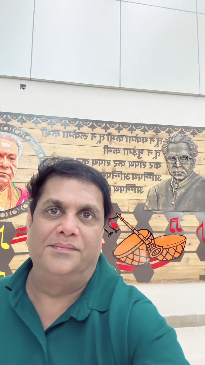 santaisfun's tweet photo. In the city of Senior #Bacchan some came looking for Agneepath… I went looking for Madhushala. https://t.co/oSUNKvgJTN