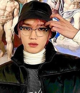 Obsessed with this kind of taeyong look