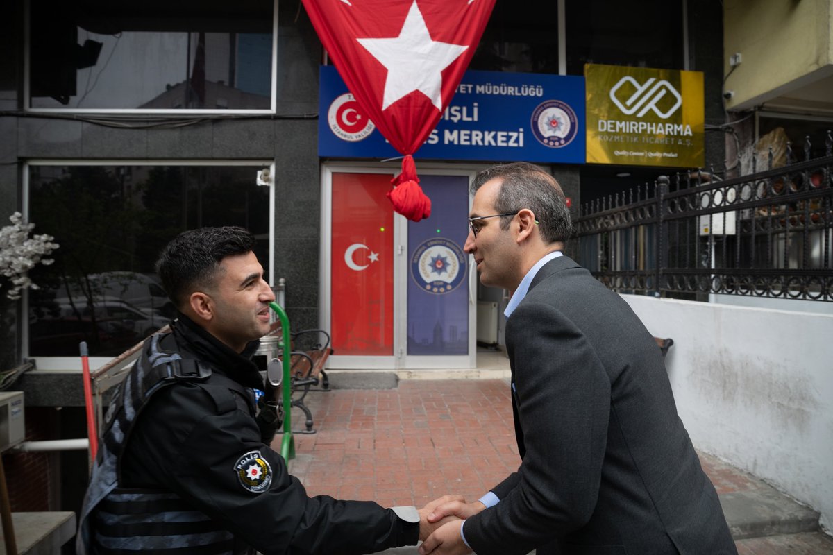 Huzurumuz ve güvenliğimiz için gece, gündüz, bayram demeden görev başında olan Türk Polis Teşkilatımızın kuruluşunun 179. yılını kutluyorum. Şehit polislerimizi saygı ve rahmetle anıyor, gazi polislerimize minnetlerimi sunuyorum.