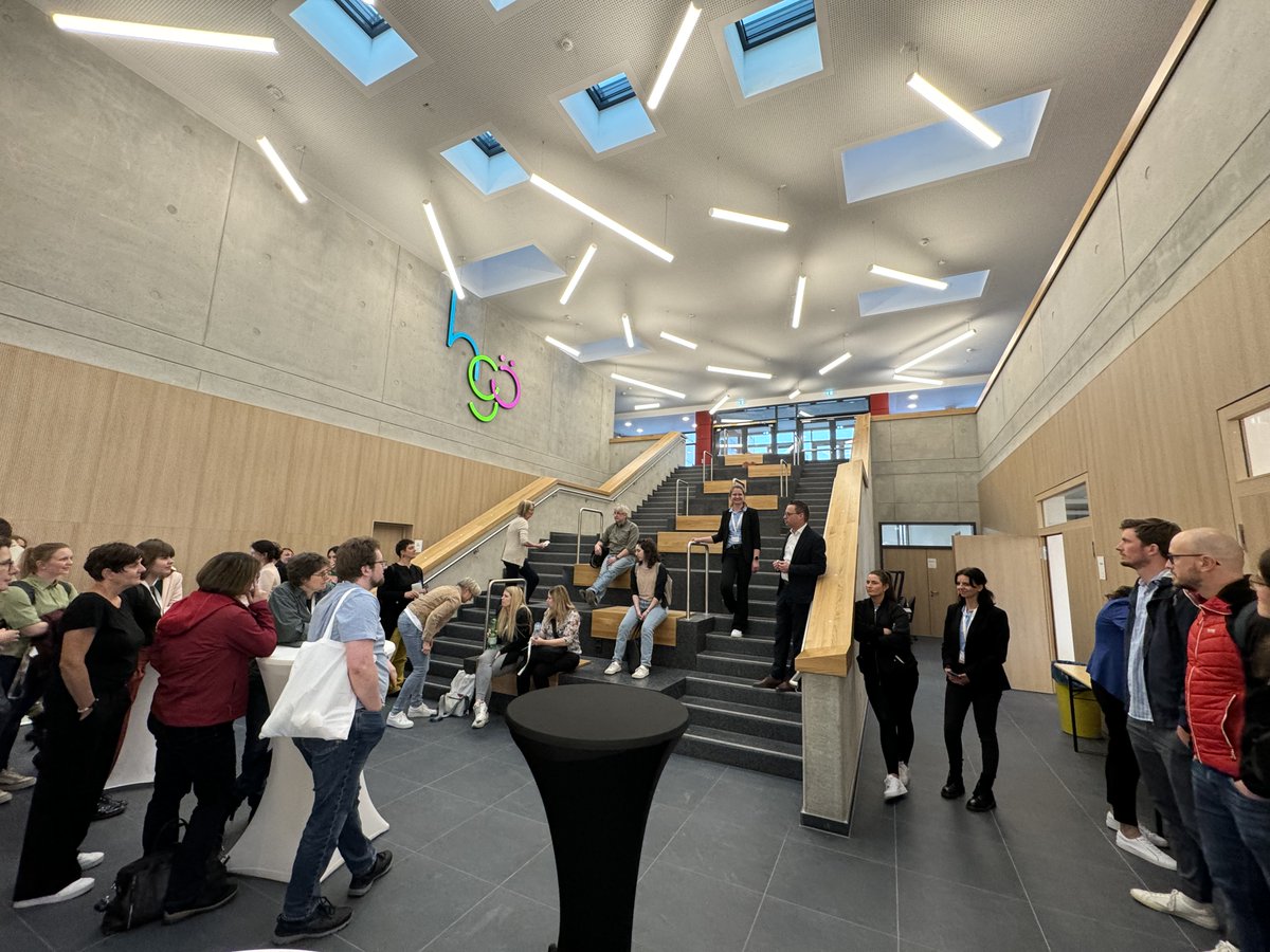 🌟 Großes Dankeschön an #KreismedienzentrumHohenlohekreis, #MichaelStehle &amp; alle Beteiligten für eine inspirierende #digitalregional Veranstaltung! 🚀Nächster Stopp von #digitalregional morgen in Esslingen @keil_jochen 
#Bildung #Netzwerken @mobileschule  <a href="/lmz_bw/">Landesmedienzentrum BW</a> #xlz #edubw