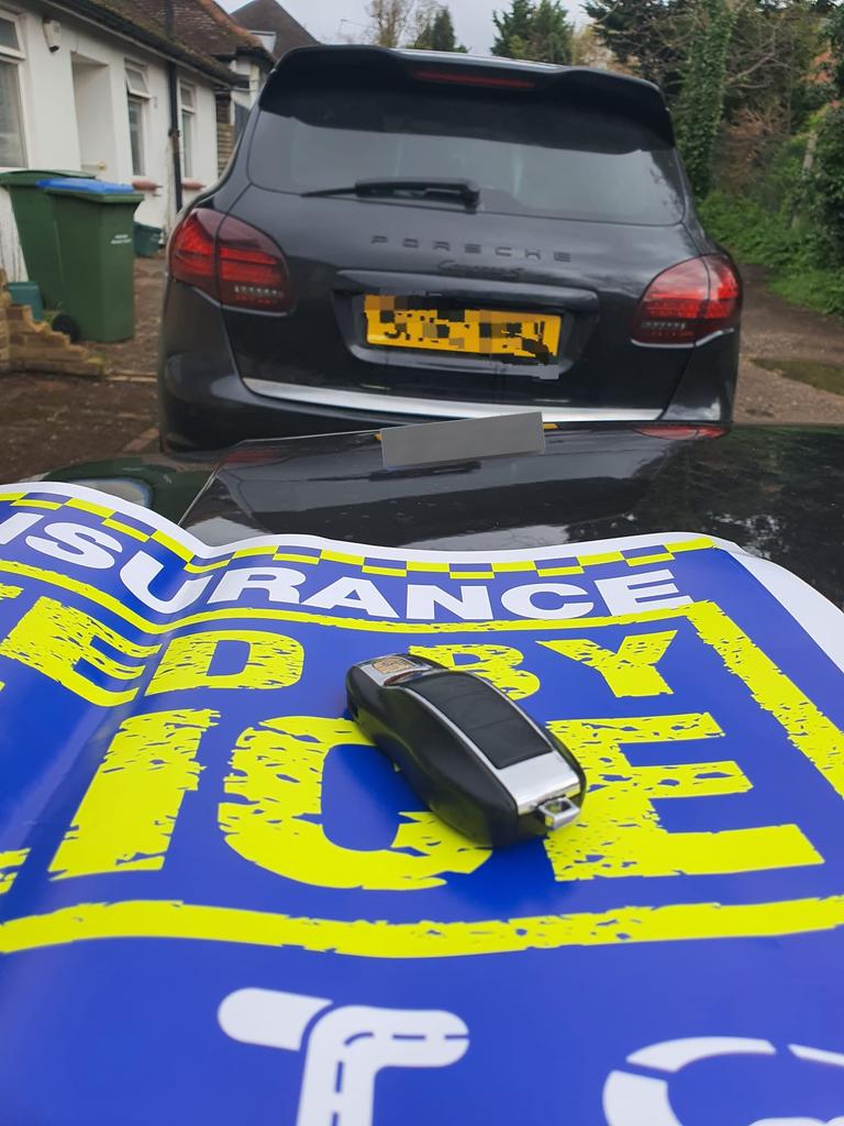 Vehicle stopped in Walton by #VanguardRST as they witnessed the driver using their phone.

When stopped, it was found the driver was not insured.

Vehicle seized and driver reported for both offences, and will now receive a court summons.

#Fatal5 #OpFatalFails