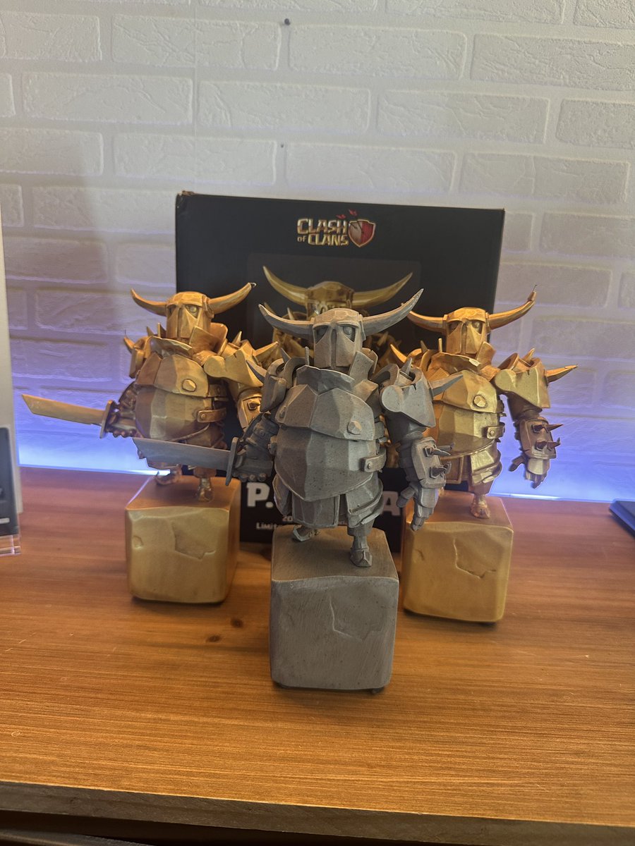 davidkclash's tweet image. Je viens de retrouver ça 🥳
@ClashRoyale / @ClashRoyaleFR