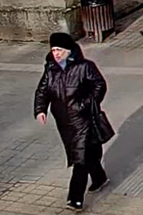 Valsts_policija's tweet photo. #policijameklē attēlos redzamās sievietes, kuras 2.martā ap plkst. 13.20 Jelgavā, ļaunprātīgi un ar viltu, izmantojot uzticēšanos, izkrāpa 15 000 eiro lielus naudas līdzekļus no 1938.g. dzimušas sievietes.
Aicinām atpazīšanas gadījumā zvanīt 63004251 . https://t.co/MbhV8u1zdh