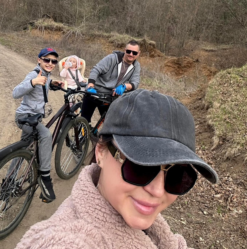 AdrianMadeee's tweet image. In the end, it's not the years in your life that count. It's the life in your years.