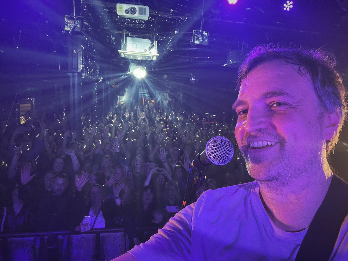 Thanks for an amazing night @concorde_2! You can’t beat a mirror ball. Next stop Amsterdam 🇳🇱 @Starsailorband P.S Good luck in the US @AndrewCushin. Great to have you on the road this last week 🙌