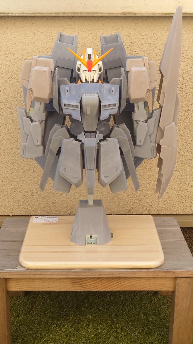 mi_a_wa's tweet photo. ほぼほぼパーツが出揃ったから、天日干しを兼ねてベランダで1枚♪
あと1回出力すれば全パーツ完了。
これから地獄の整面作業突入。
果たして塗装まで間に合うんだろうか、、、
#静岡HS #合同展示会 https://t.co/oiApvjS7Bu