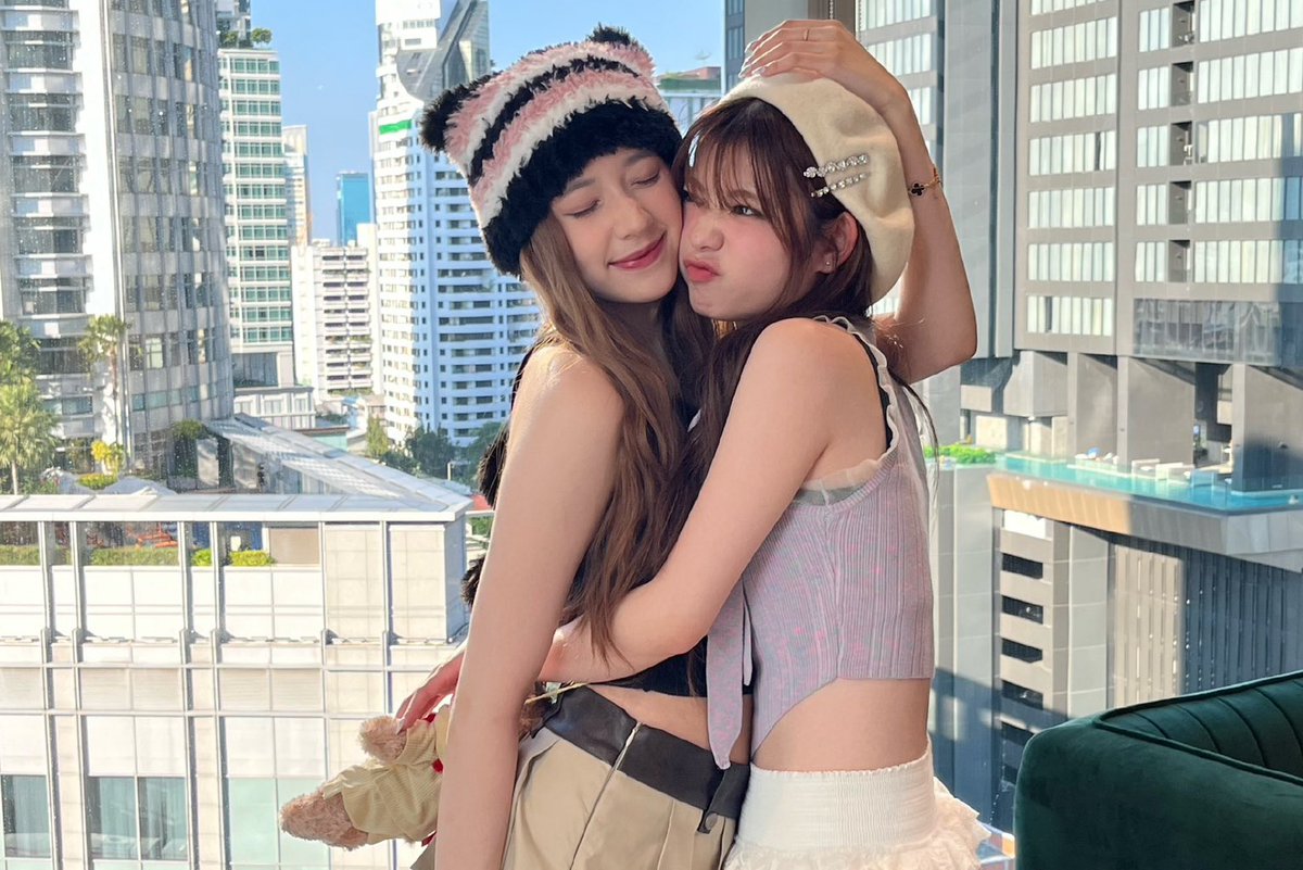 [📸] #DIDI Weibo UPDATE | 100424

คุณตีตี้มาลงรูปคู่กับรุอันน่ารักกันมากๆเลยค่ะ💘

#RUAN #Gen1es #HamsterRuan 
<a href="/Gen1esOfficial/">Gen1es Official</a>