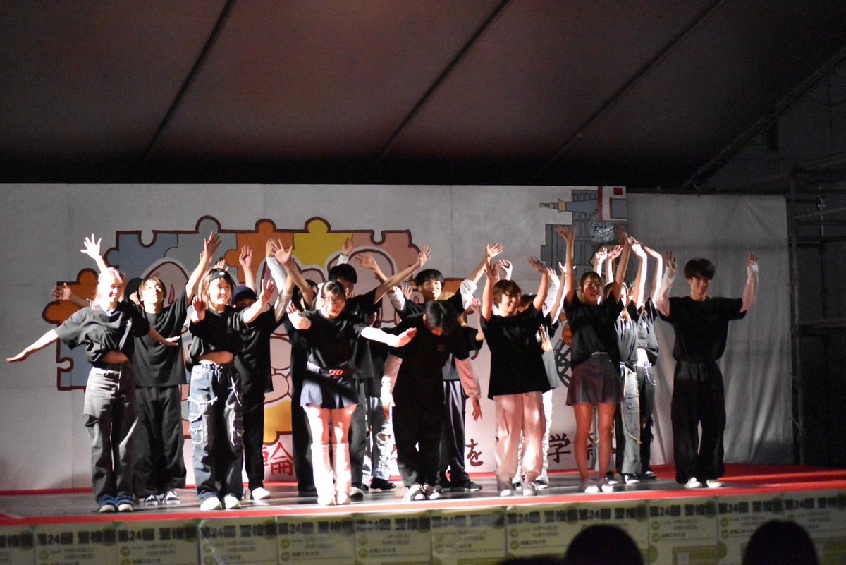 babakin007's tweet photo. 新入生の皆さん、こんにちは！
ダンス部は毎週
月     21:00~22:30
水金 18:00~22:30
土　  14:30~19:30
場所は体育館2階で活動しています！

少しでも気になっている方や興味がある方は是非ご気軽にDMでご相談ください！

私たちと一緒に楽しい大学生活を過ごしましょう✨

#春から前橋工科大学 https://t.co/xprUtJVQw8