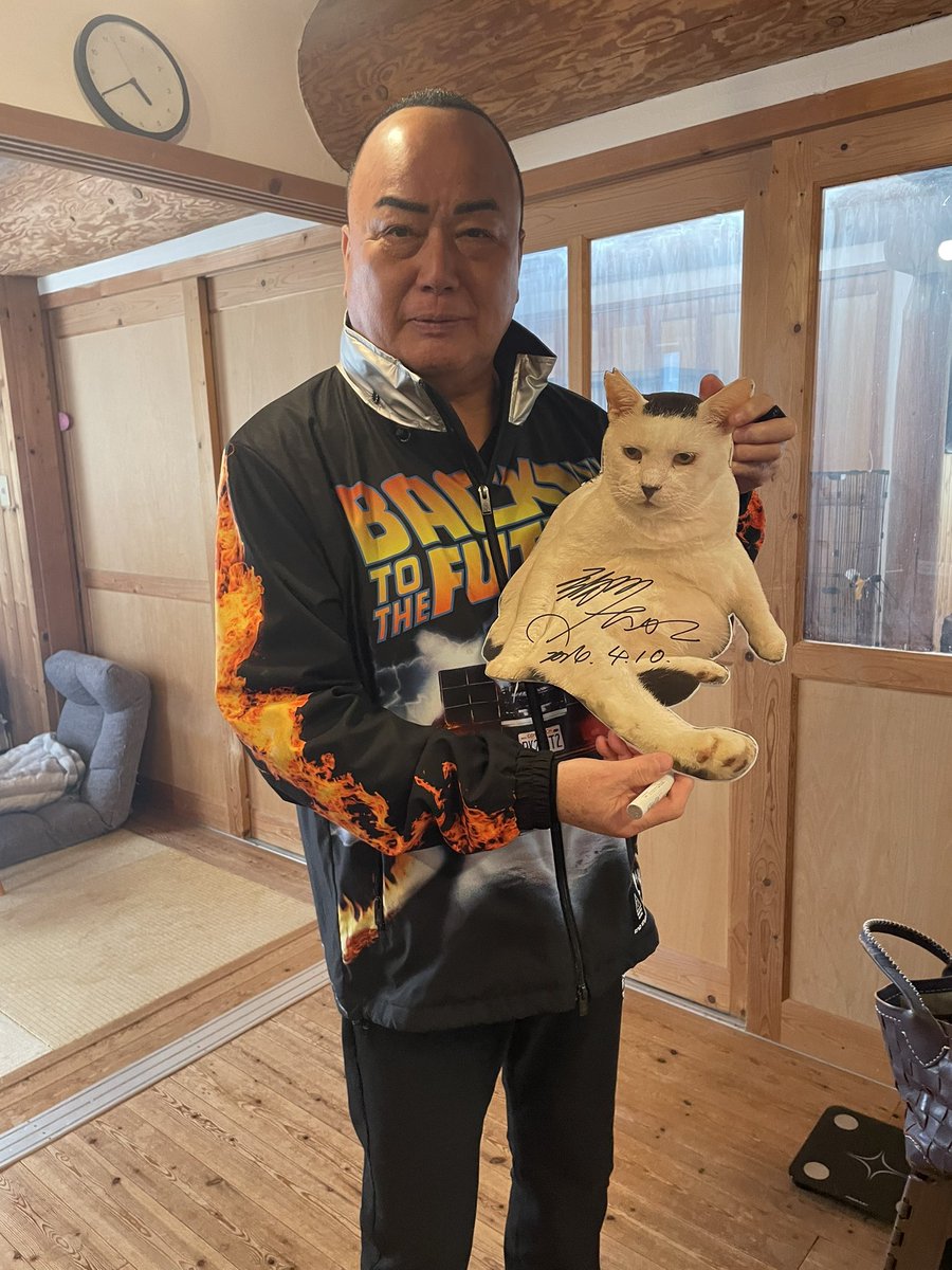 sakuraneko2222's tweet photo. 全世界の細川たかし先生ファンの皆様、磯辺海苔男ファンの皆様
奇跡のツーショットお待たせしました🍙🥹

わざわざ家まで来てくれるなんて神対応過ぎんか😂 https://t.co/fKOCIFYao7