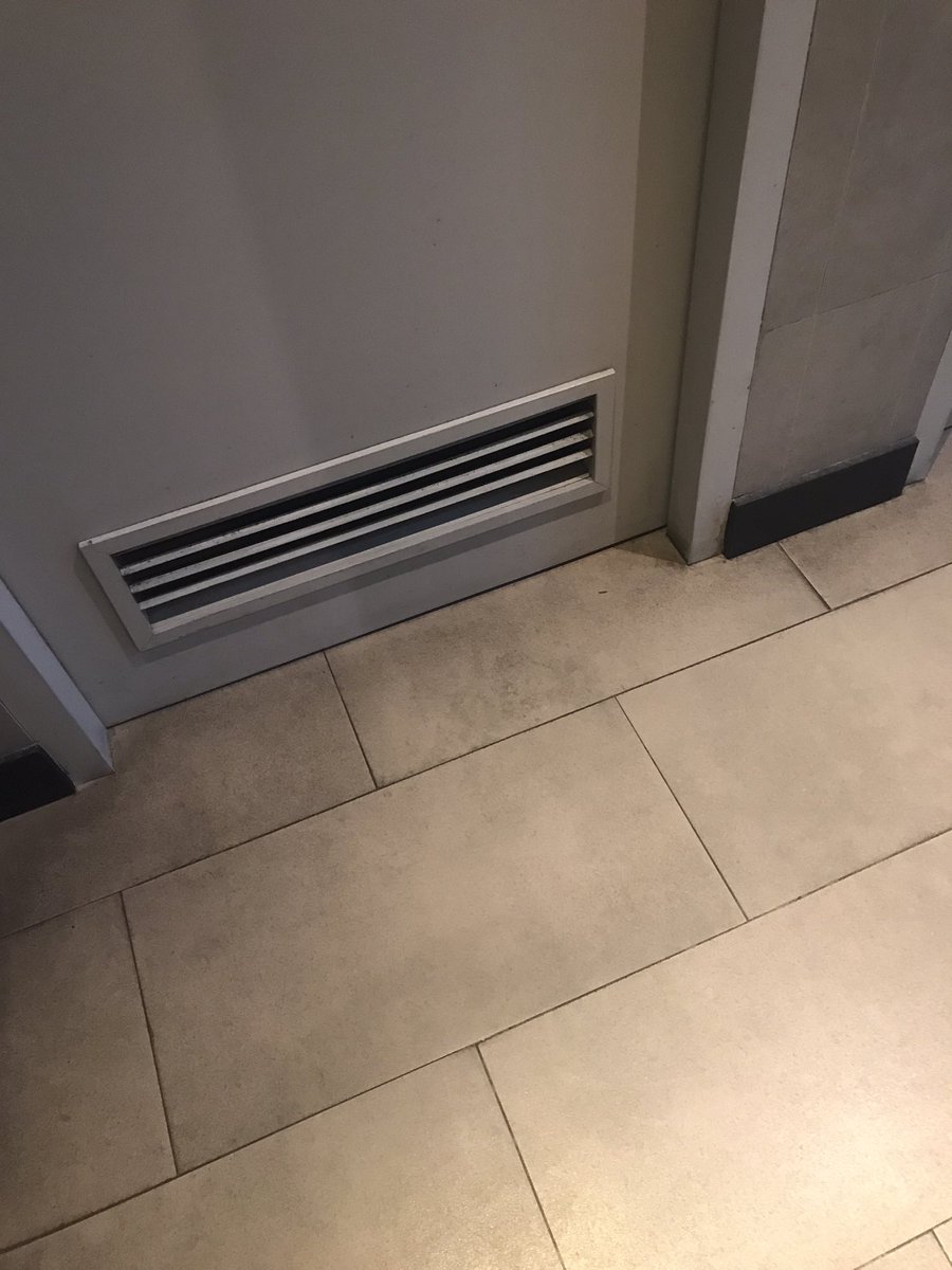 myllur's tweet photo. @SbuxIndonesia tolong kalo sdh bnyak customer yg dtg … harap kamar mandi nya dua2 difungsikan … Sbux Cipete Raya https://t.co/3cGURbAuxE
