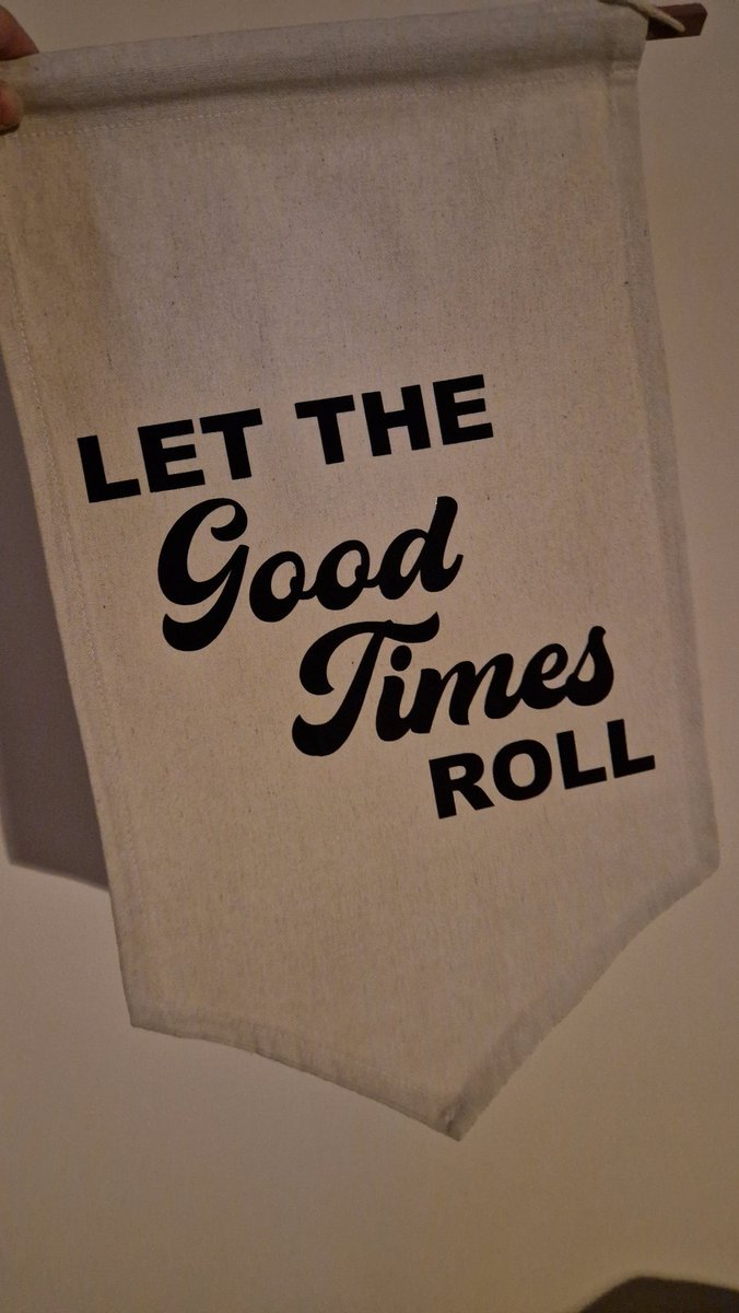knotmoremacrame's tweet photo. My first attempted at making something with my #cricutmachine ! I love how this turned out, so I'll definitely be making more banners 😂
https://t.co/HjLQTgcANg https://t.co/teiFWtu6Nq