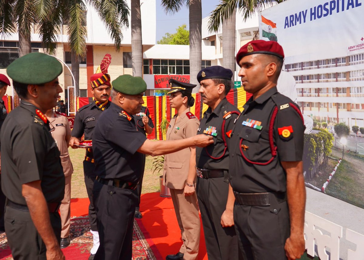 General Manoj Pande #COAS and Mrs Archana Pande, President #AWWA visited the Army Hospital Research and Referral #AHRR at Delhi Cantonment today.

#COAS inaugurated various transformative initiatives/ facilities at AHRR:-

➡️Radiological Information & Digital Image Networking…