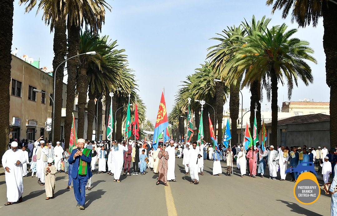 hawelti's tweet photo. #EidMubarak: #Eid al-Fitr celebrated at Asmara's Bahti Meskerem Square in presence of senior Government officials, members of the Diplomatic Corps &amp; the faithful.  Keynote address &amp; blessings delivered by the Mufti, Sheikh Salim Ibrahim.  Similar celebrations all over the nation. https://t.co/kkrNKb2Lwj
