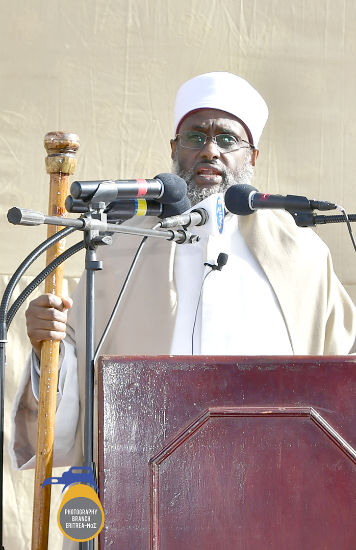 hawelti's tweet photo. #EidMubarak: #Eid al-Fitr celebrated at Asmara's Bahti Meskerem Square in presence of senior Government officials, members of the Diplomatic Corps &amp; the faithful.  Keynote address &amp; blessings delivered by the Mufti, Sheikh Salim Ibrahim.  Similar celebrations all over the nation. https://t.co/kkrNKb2Lwj