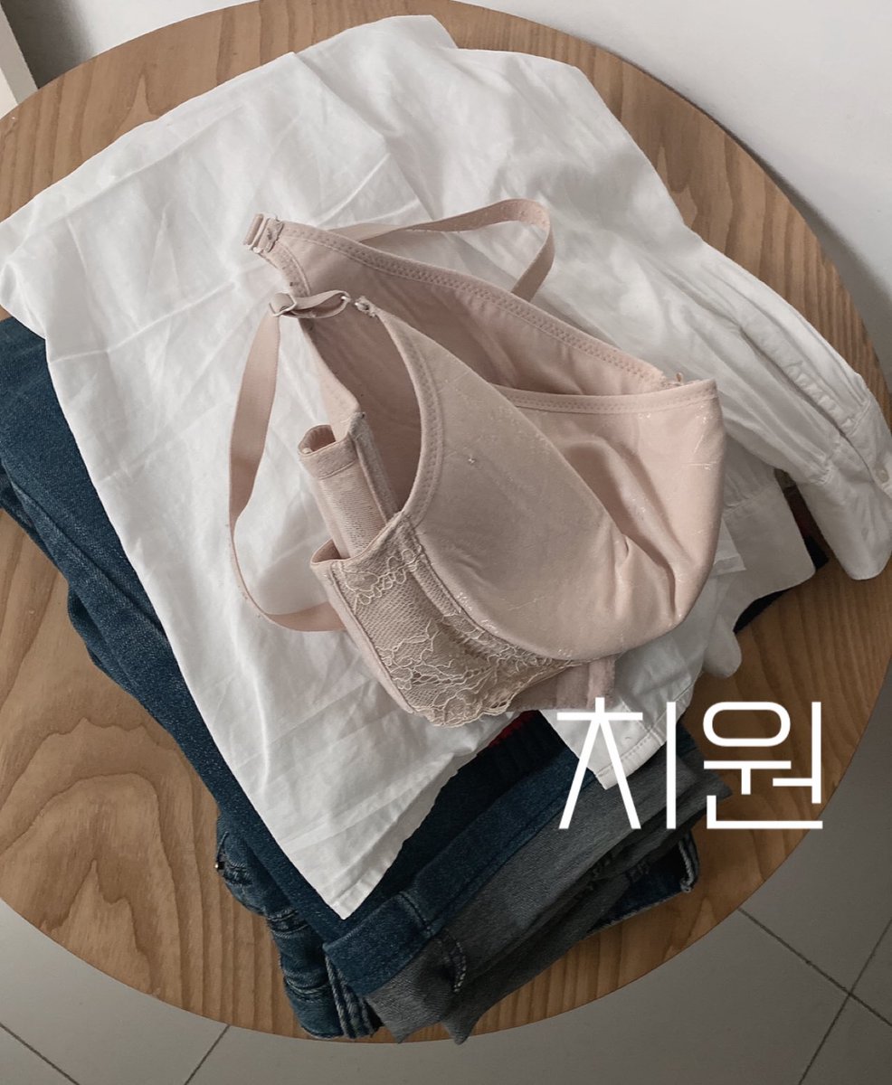 🔸2N 몸매좋은 여대생

✔️신체검사로 시작해서 딥스롯,뺨,엉덩이 스팽,관장으로 질질 싸신 분

✔️“오줌 싸는거 좀 봐주세요”하는 모습이 너무 이뻣던 아이