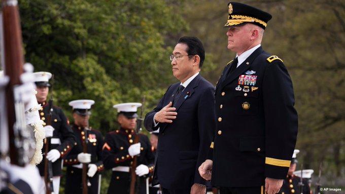 .@POTUS: Welcome back to the White House, Mr. Prime Minister and Mrs. Kishida.