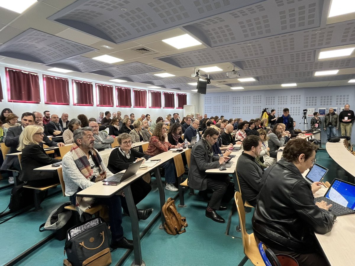 Académie de Dijon tweet media