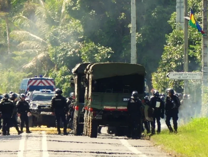 Violent clashes in New Caledonia as tensions rise over nickel pact #AsiaPacificReport #rnzpacific #NewCaledonia #Kanaky #protests #nickelpact #decolonisation #nickelmining #FranceinPacific @kanakyOnLine @KanakySuport @KanakyTribe @PACNEWS2 
asiapacificreport.nz/2024/04/10/vio…
