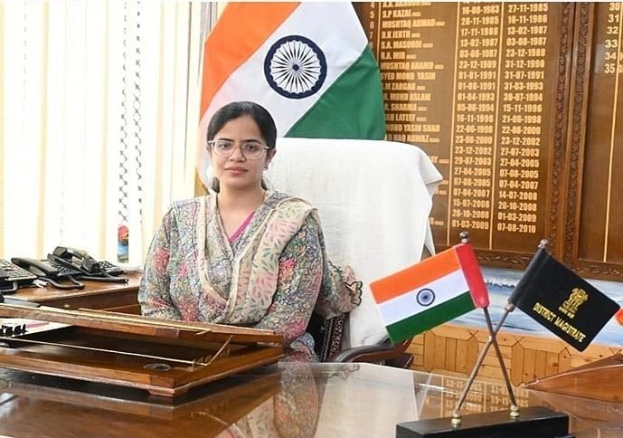 DC Kupwara, Ms. Ayushi Sudan (IAS) greets people on Eid-ul-Fitr! In her message, she said “May the sprit of Eid ul-fitr inspire us all to be kind, compassionate, and generous towards others'. @diprjk