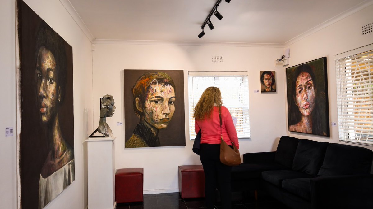 RLabsHouse's tweet photo. Yesterday experiencing Confluence by Dion Cupido, we have the Department of Economic Development and Tourism visiting our Airbnb and Gallery house 🏡.
#RLabsHouse #WhereArtandHOPEMeet #DEDAT #MakingHOPEContagious #WestridgeTourism #Experience #Confluence #DionCupido #CapeFlats https://t.co/QfSwDgMLzm