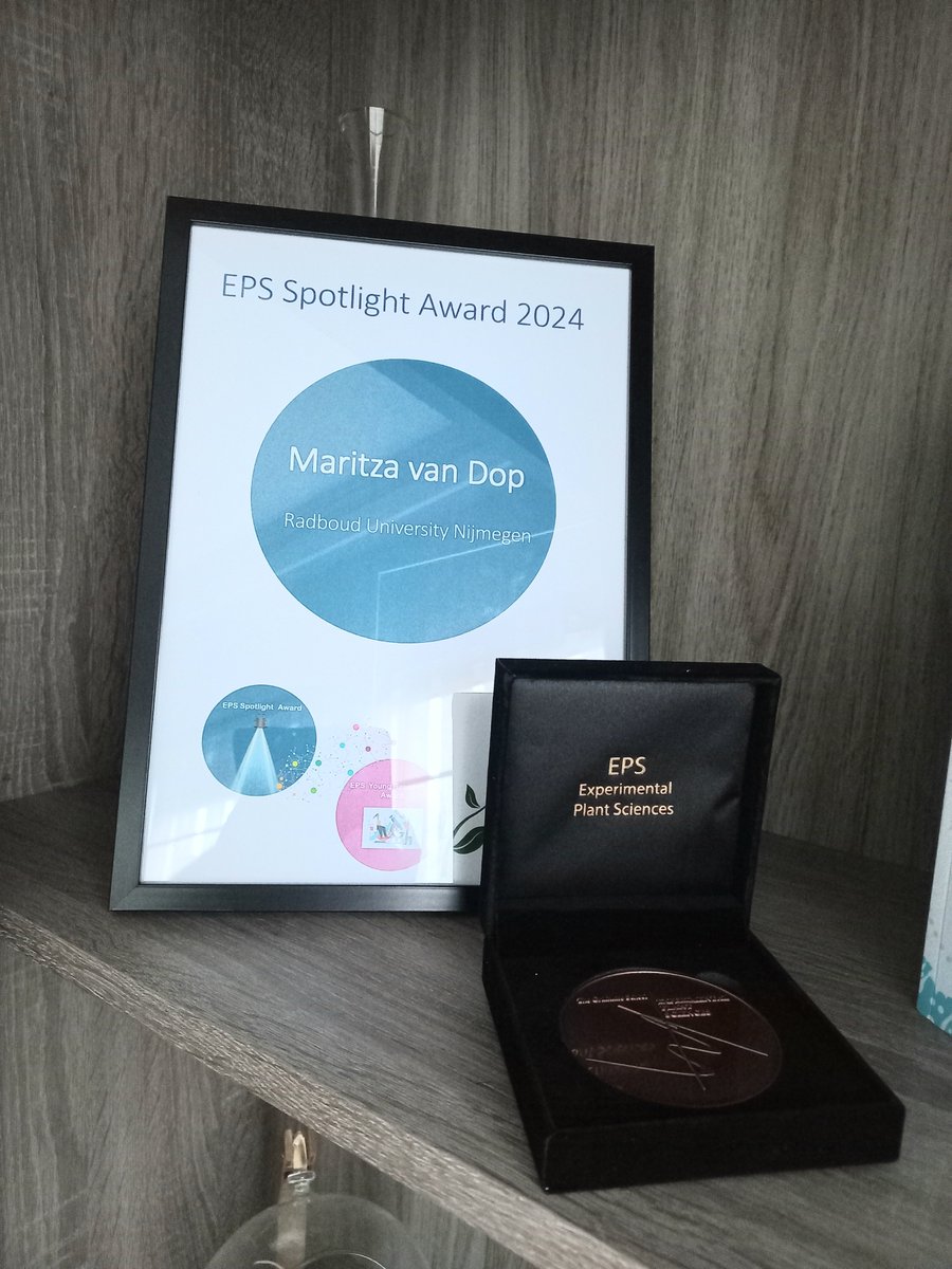 Maritza van Dop (@maritzavandop) on Twitter photo It was great to attend the EPS annual meeting again. Lots of interesting science and lovely people. And I was surprised and honored to receive the EPS Spotlight Award. Thanks to <a href="/EPSGradSchool/">Graduate School EPS</a> for organizing this great meeting! It was great to attend the EPS annual meeting again. Lots of interesting science and lovely people. And I was surprised and honored to receive the EPS Spotlight Award. Thanks to <a href="/EPSGradSchool/">Graduate School EPS</a> for organizing this great meeting!