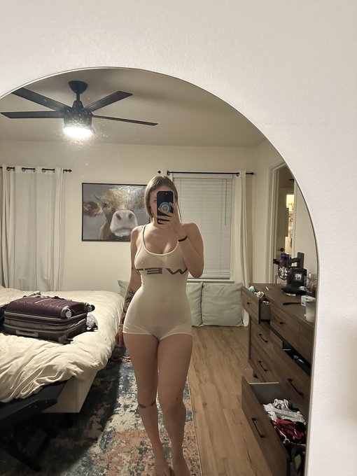 Cannot possibly wear this anywhere and I’m gonna do it anyways https://t.co/bvKH44ea64