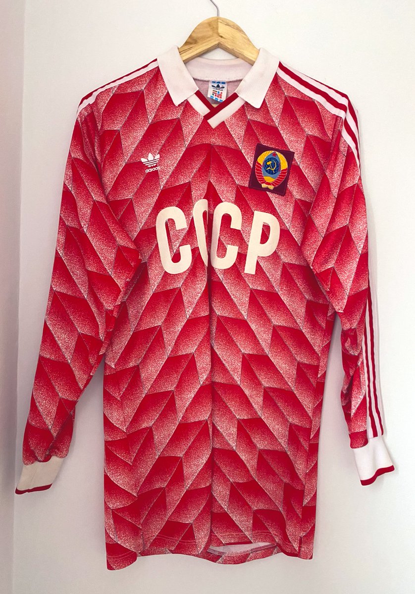 Soviet Union shirt from the Italia 90 qualification period.