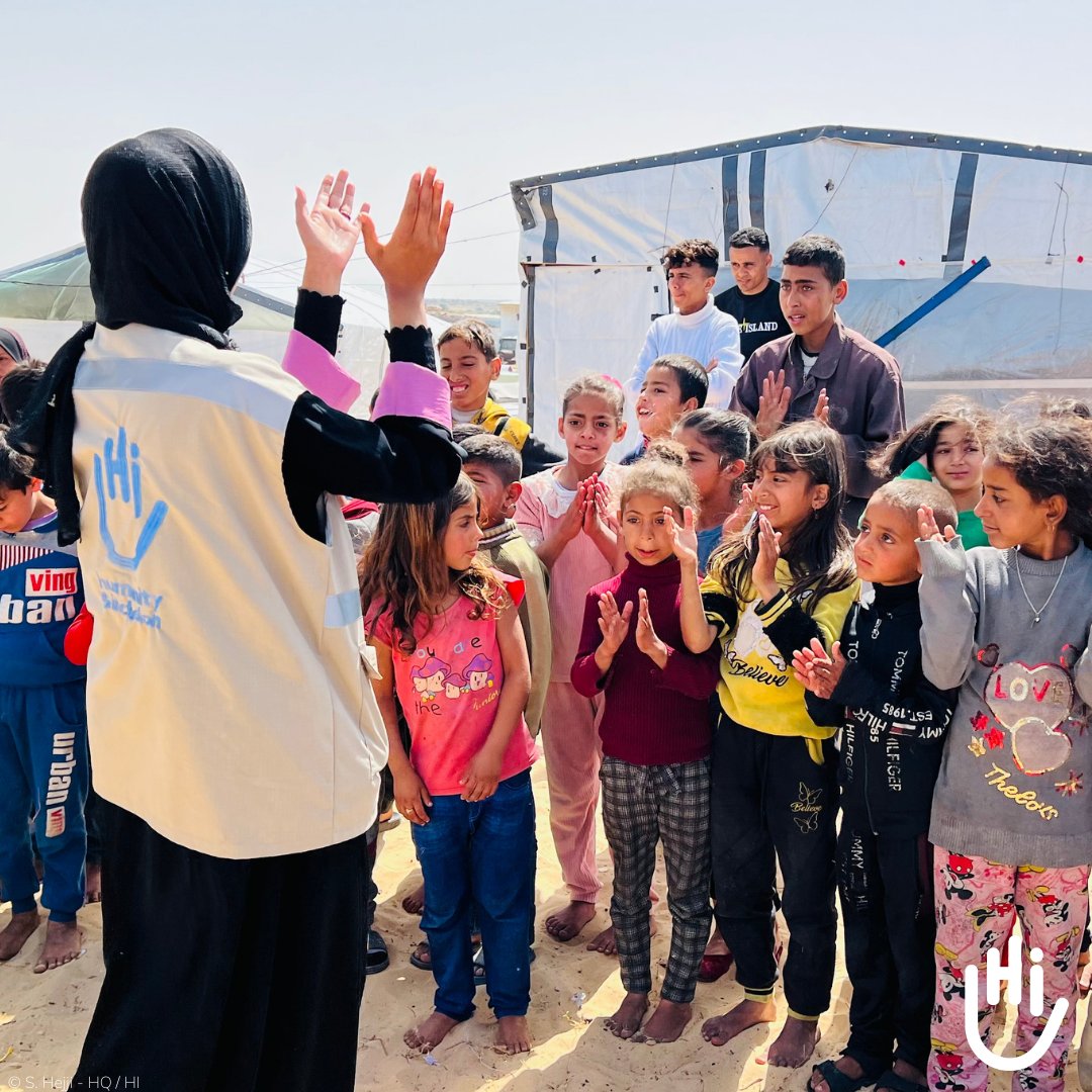 In a camp for displaced people in the south of #Rafah in #Gaza, HI teams and volunteers are leading recreational activities for kids. These activities such as games, kite flying, dancing and singing, are helping to bring a moment of normalcy to children traumatised by war. 💙