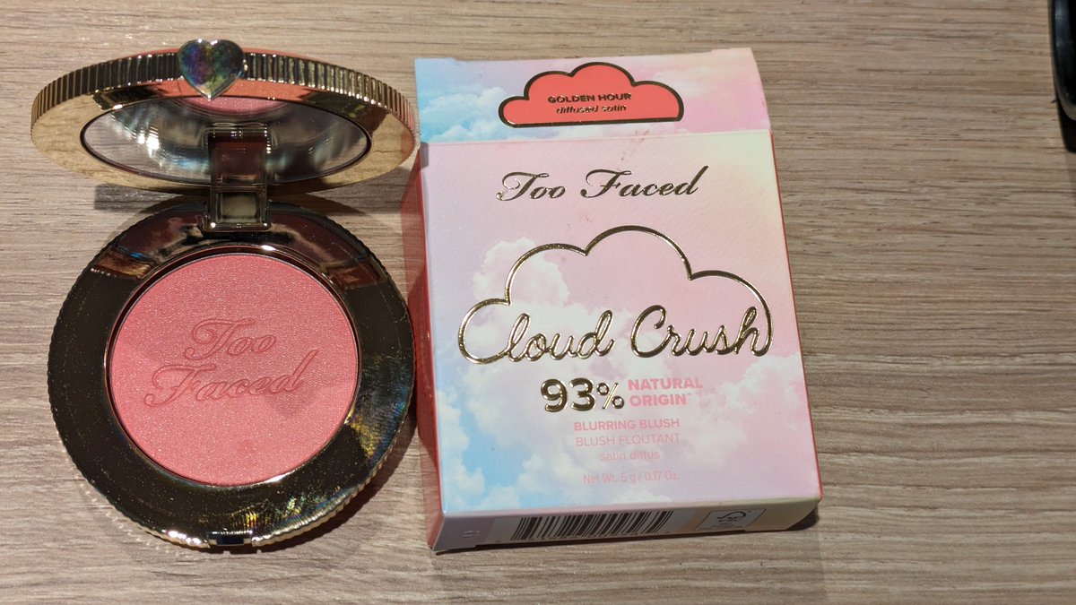 I wish companies like @TooFaced would make the entire range #vegan..In @Sephora #Alicante yesterday Googling about this make up.. Thankfully was #Vegan but sure the assistant thought I was dodgy 😂