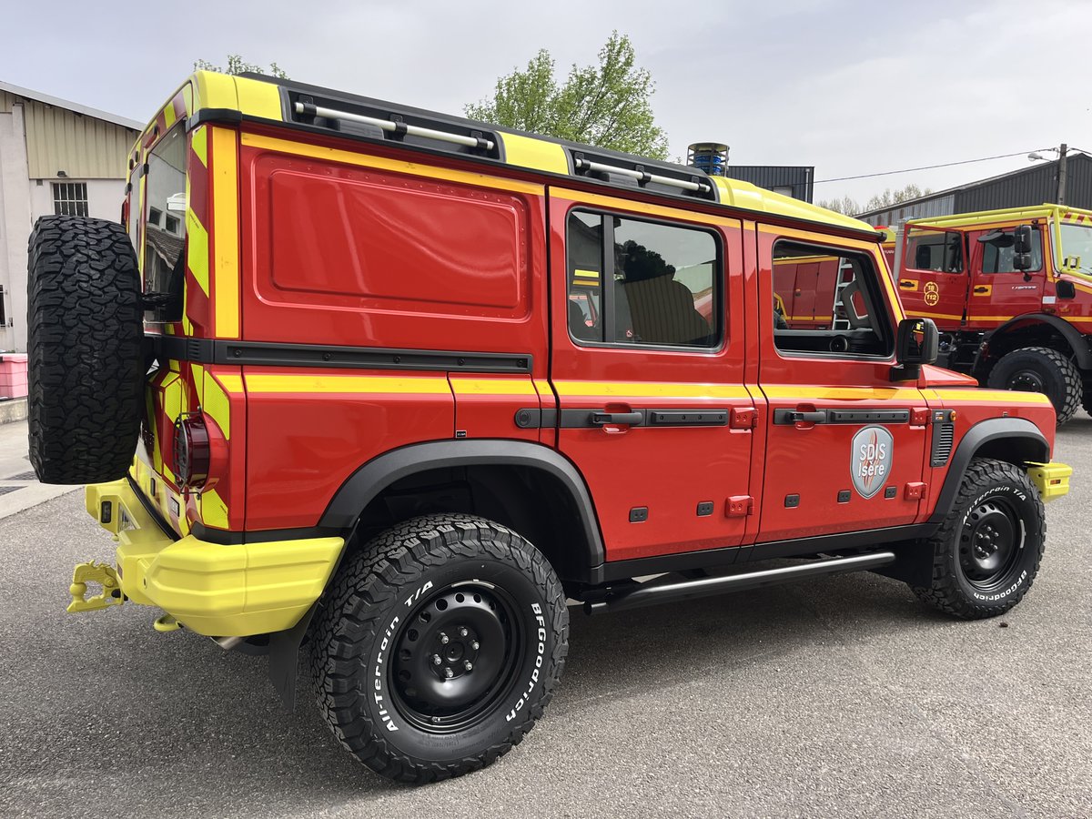 🚒 Le @sdis38 a fait l’acquisition de 2 Ineos Grenadier, financés à plus de 50% par l’État dans le cadre du pacte capacitaire FDF. Affectés aux casernes de Seyssinet-Pariset et de St-Etienne-de-St-Geoirs, ces nouveaux VLTT seront notamment engagés pour les colonnes de renfort FDF